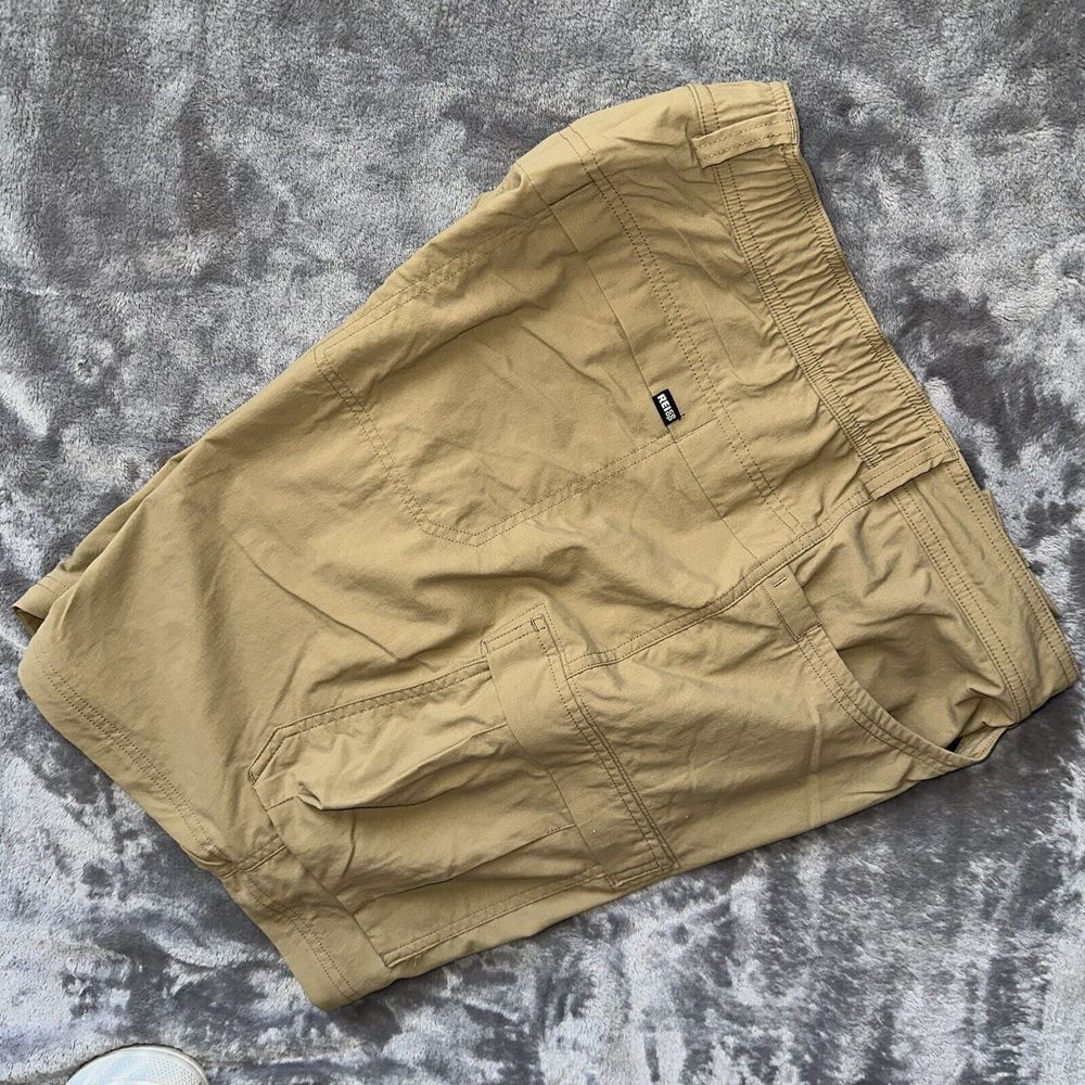 REI‎ Men's Co Op Tan Cargo Shorts Size 42